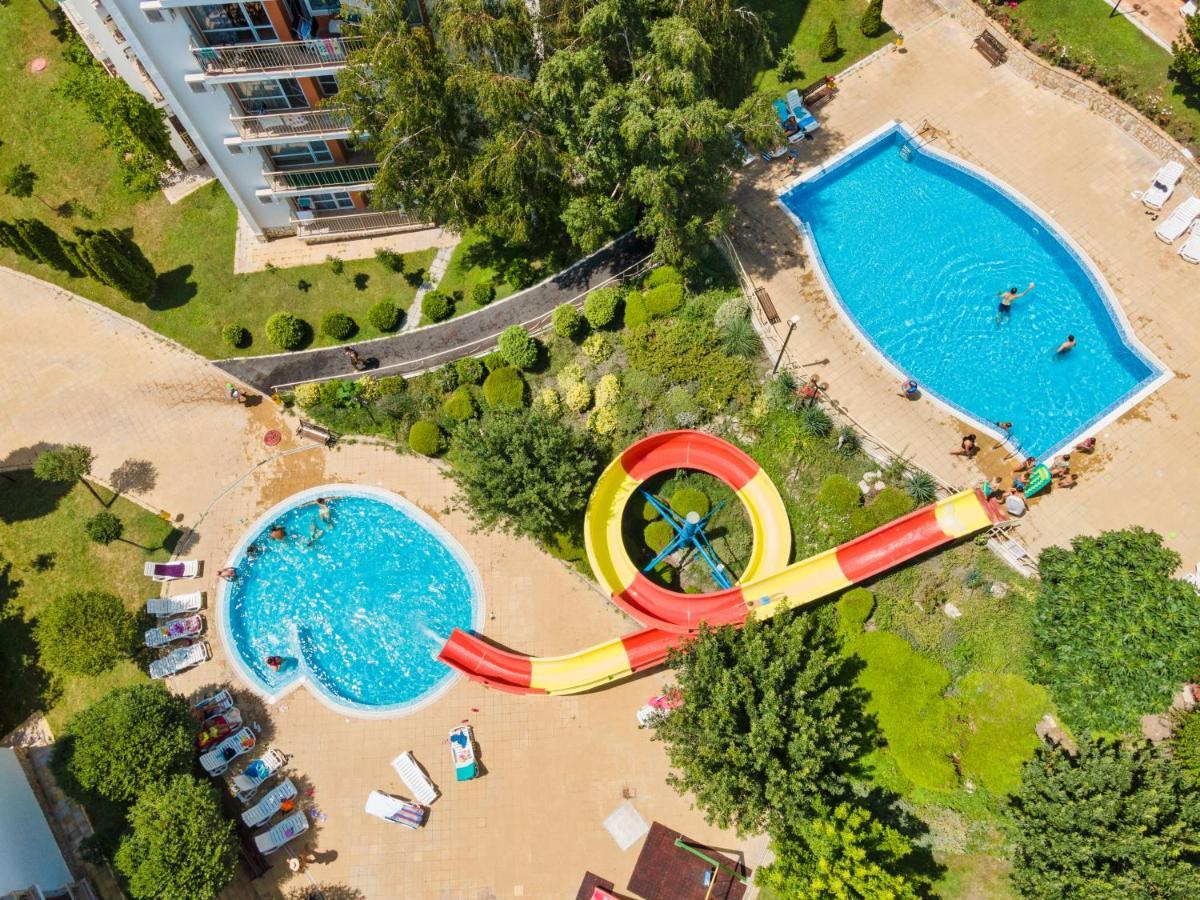 Crown Fort Club Święty Włas Zewnętrze zdjęcie