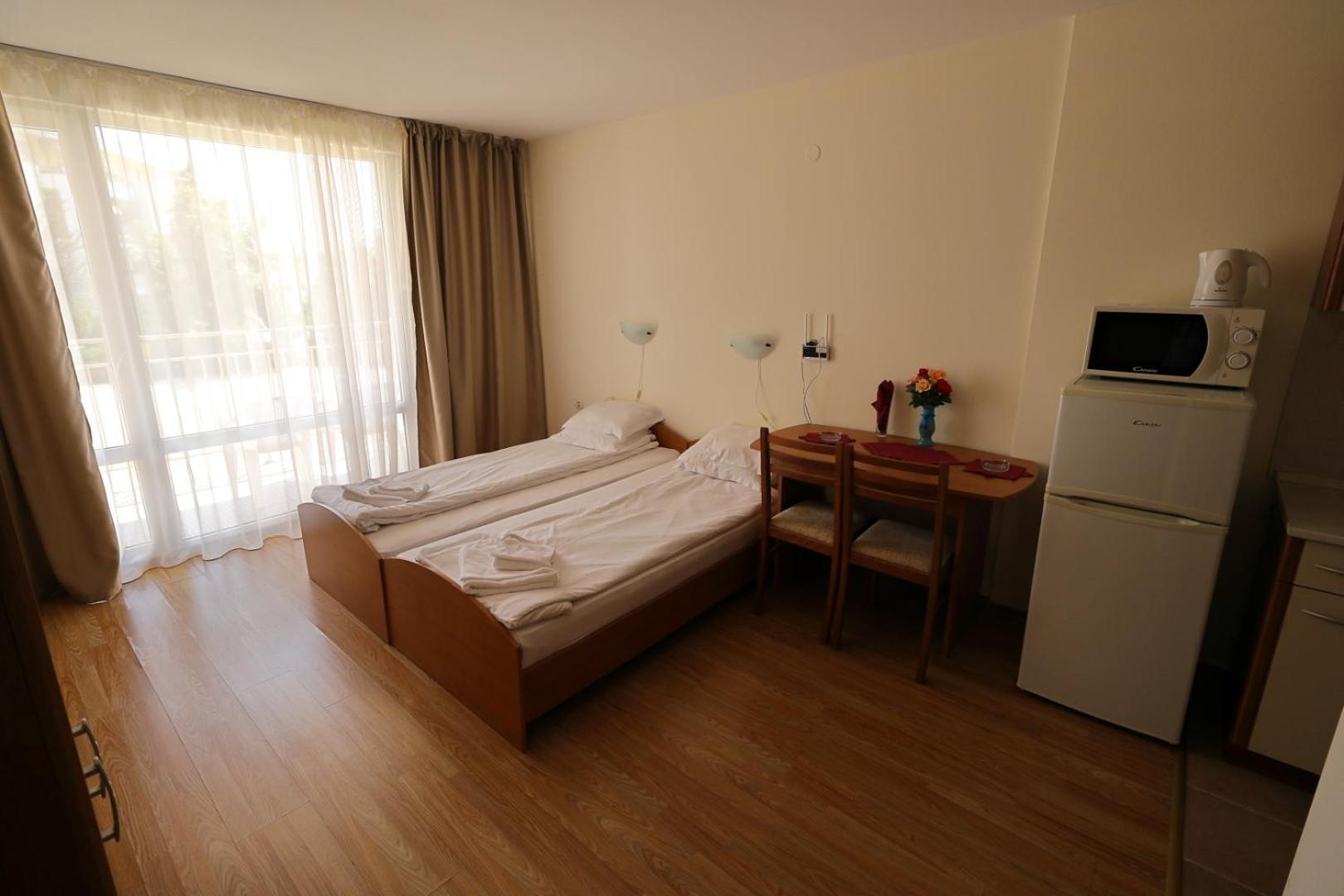 Crown Fort Club Święty Włas Zewnętrze zdjęcie