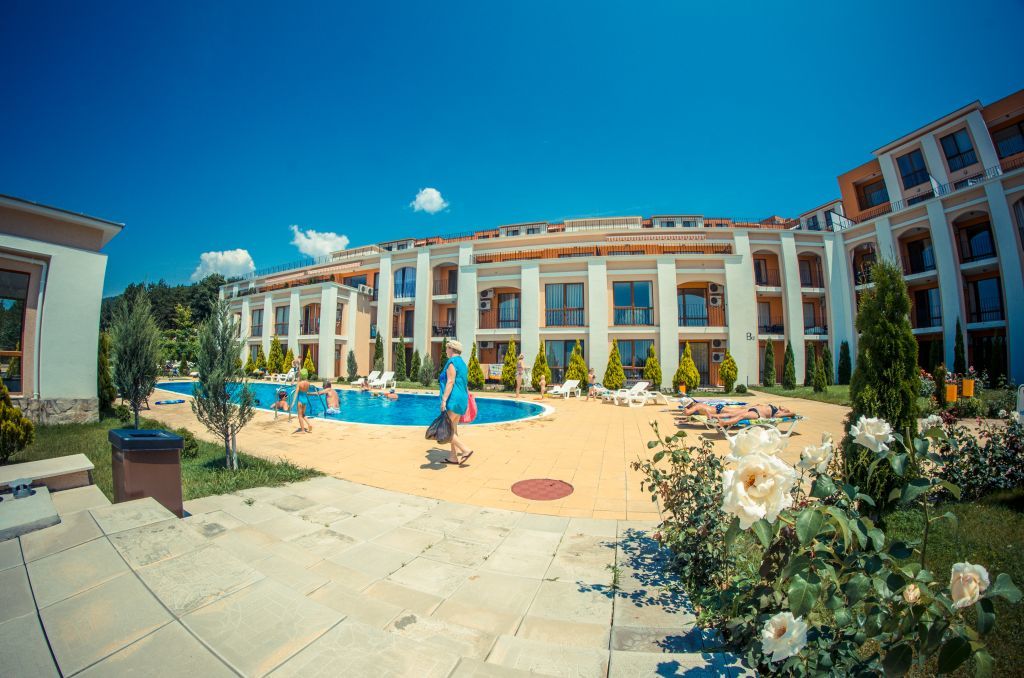 Crown Fort Club Święty Włas Zewnętrze zdjęcie