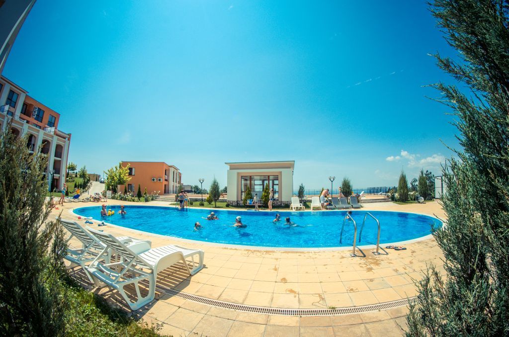 Crown Fort Club Święty Włas Zewnętrze zdjęcie