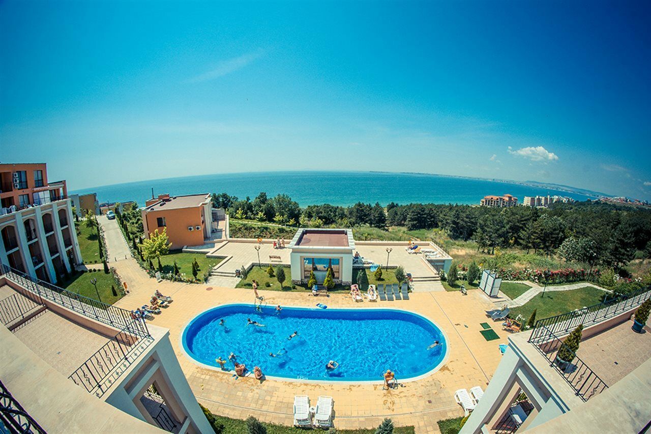 Crown Fort Club Święty Włas Zewnętrze zdjęcie