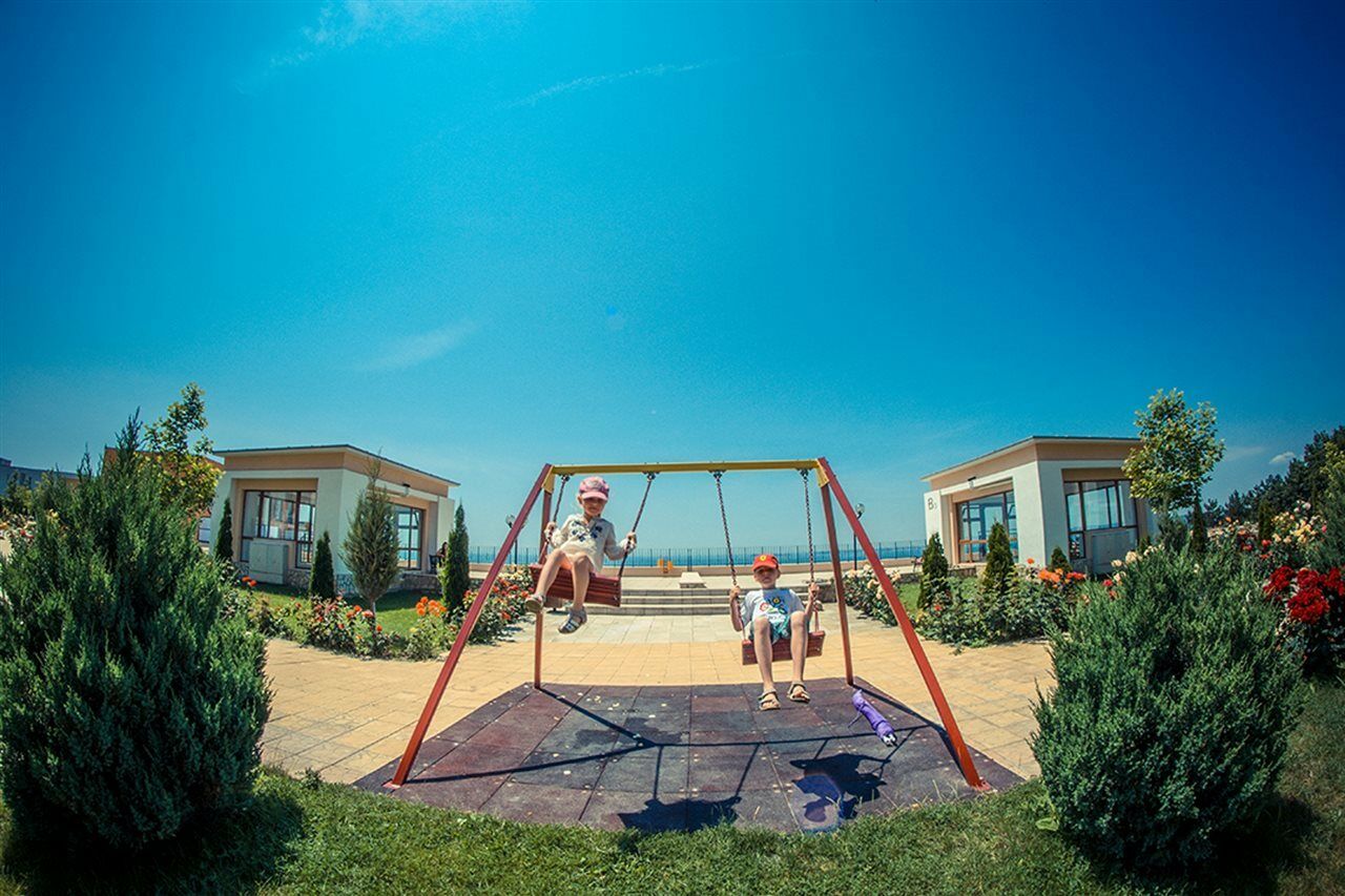 Crown Fort Club Święty Włas Zewnętrze zdjęcie